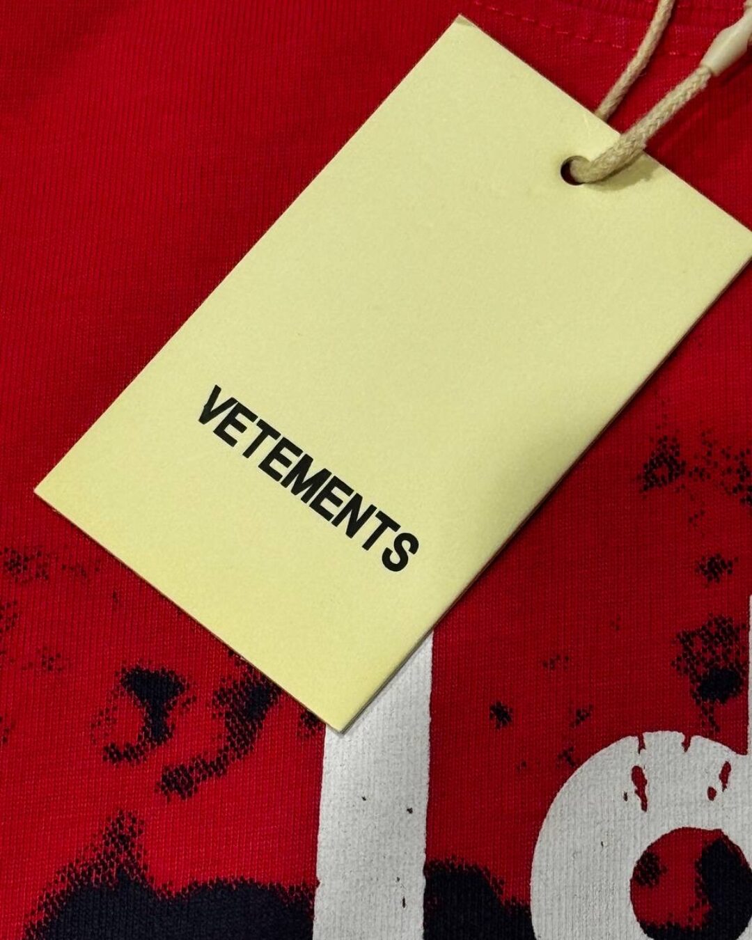 Футболка Vetements