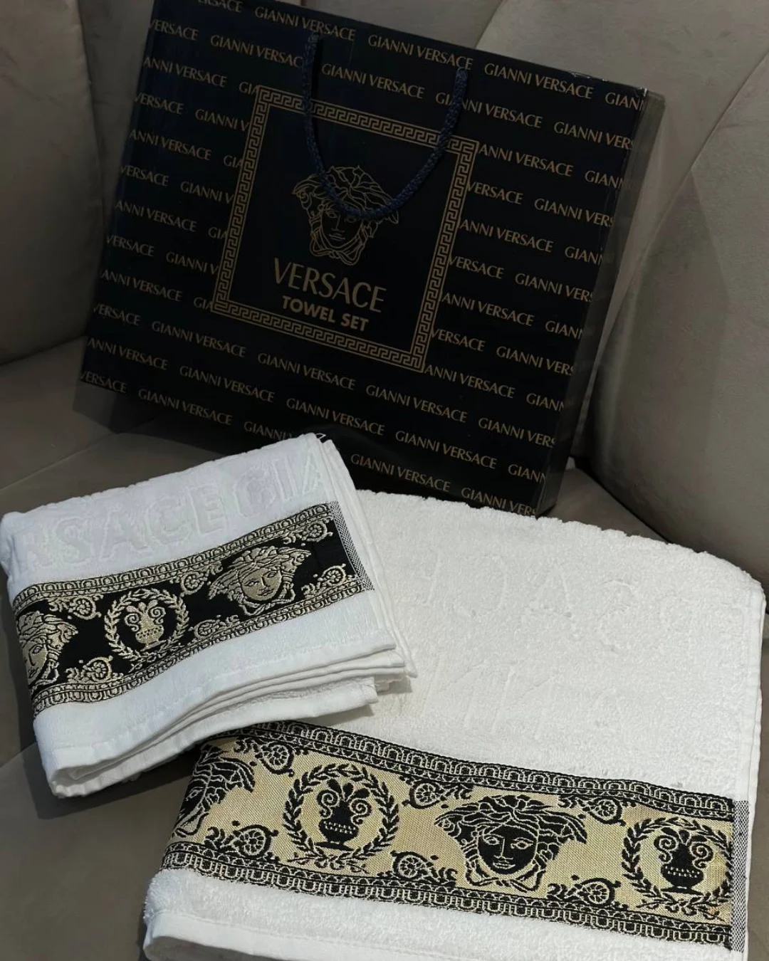Полотенце Versace