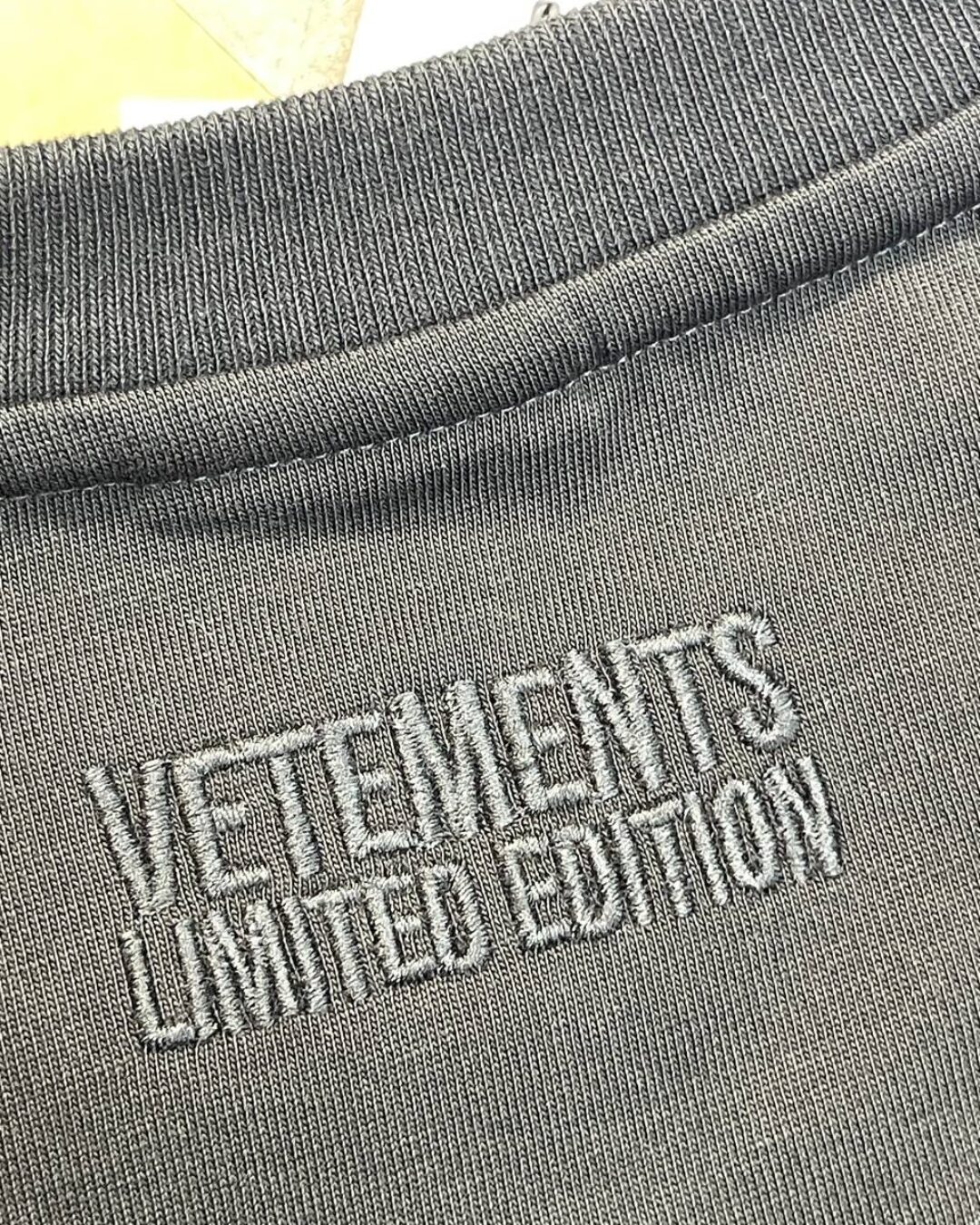 Футболка Vetements