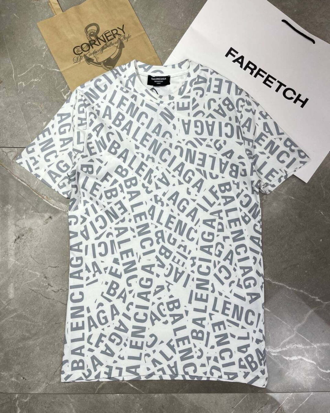 Футболка Balenciaga