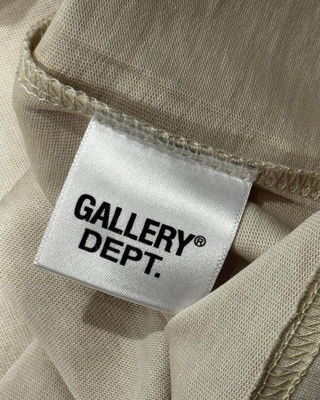 Футболка Gallery Dept