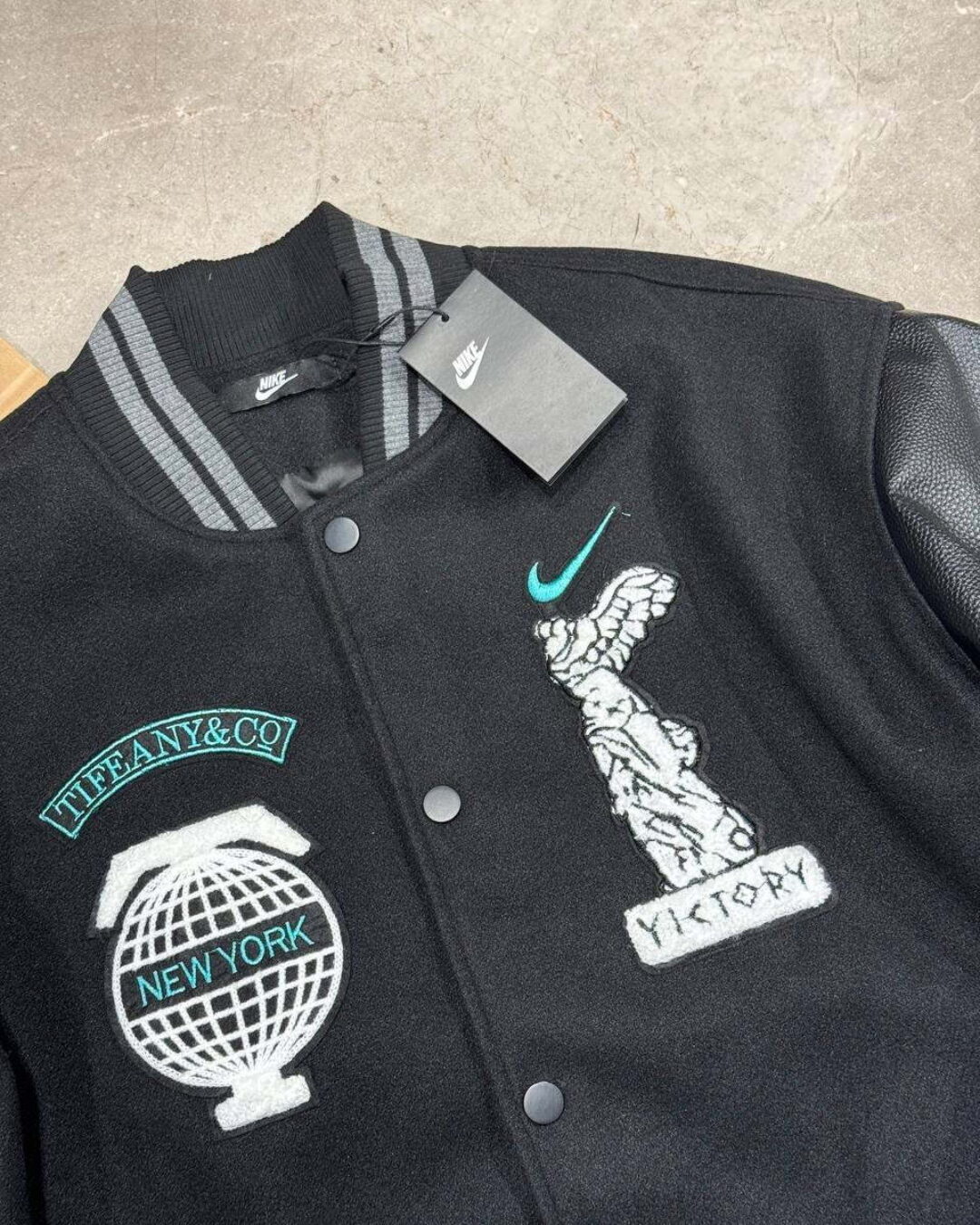 Бомбер Nike x Tiffany