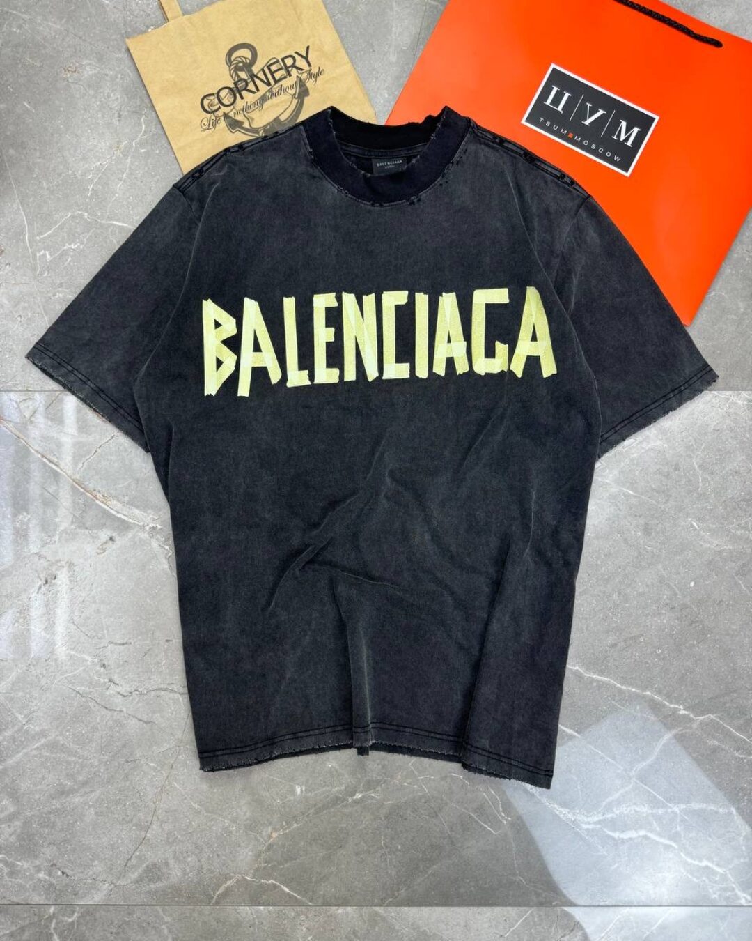 Футболка Balenciaga