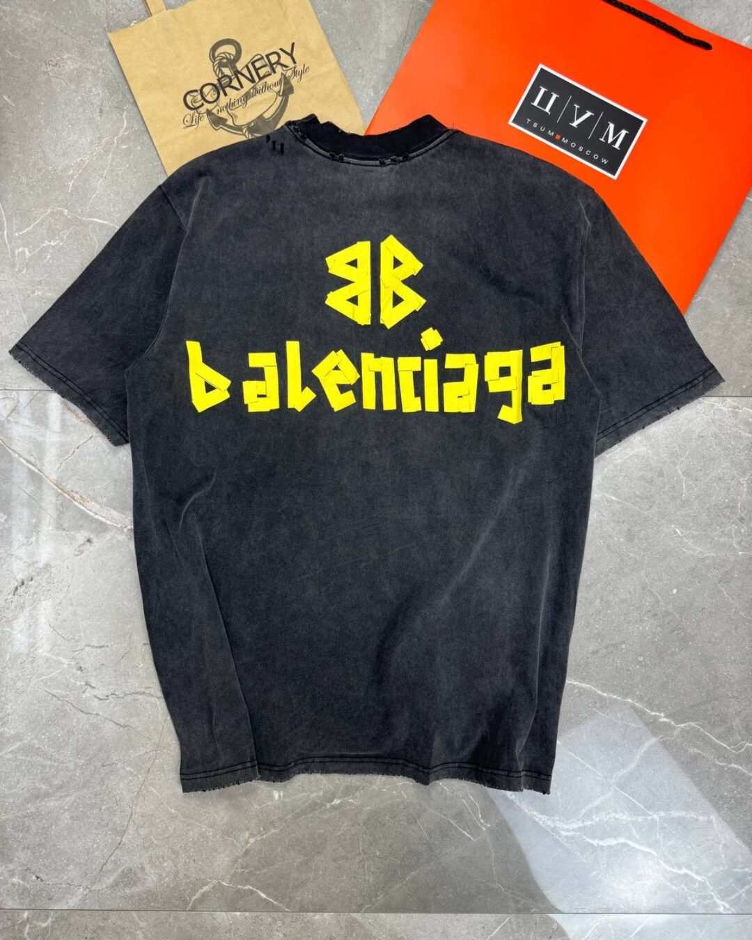 Футболка Balenciaga