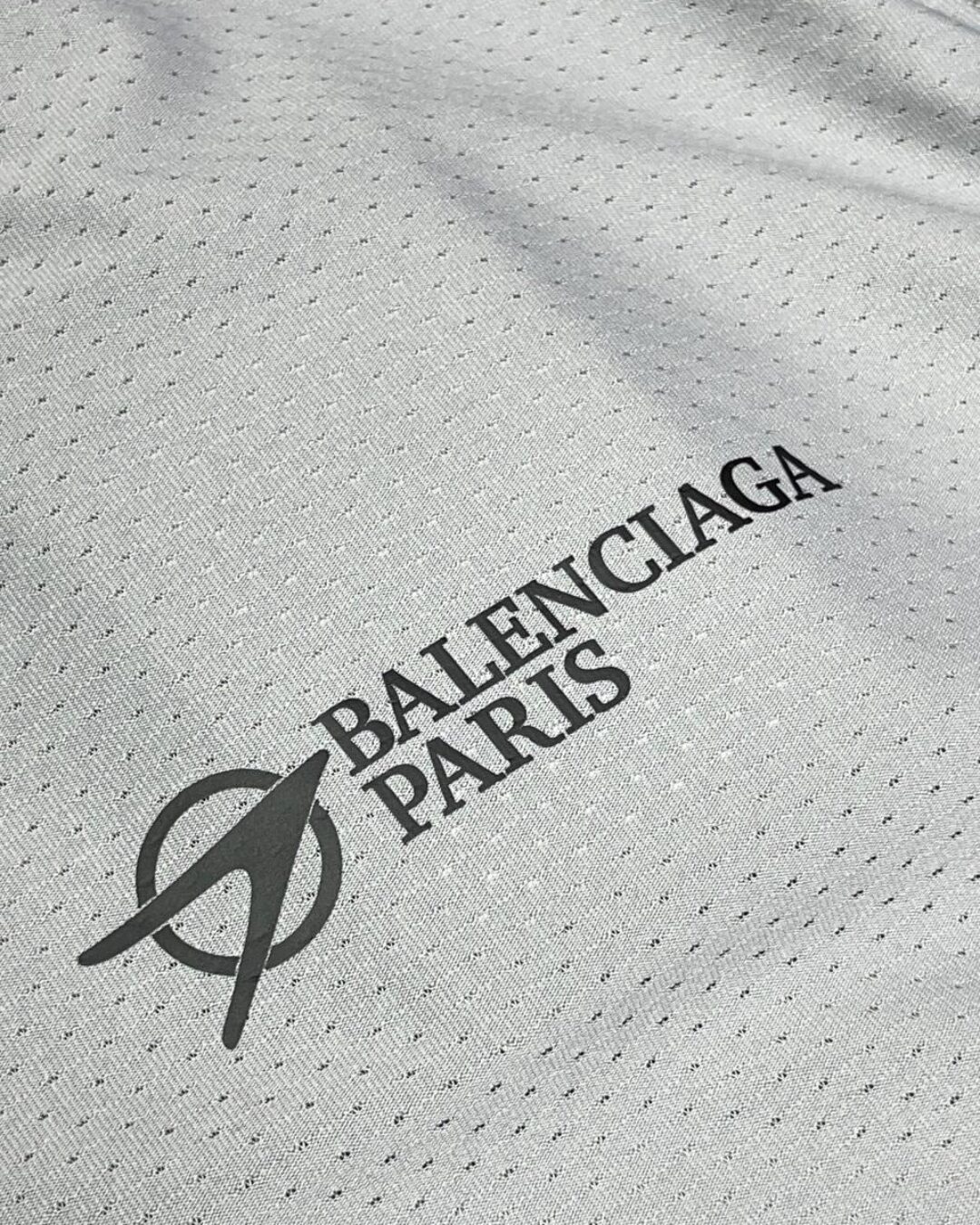 Футболка Balenciaga — фото 6