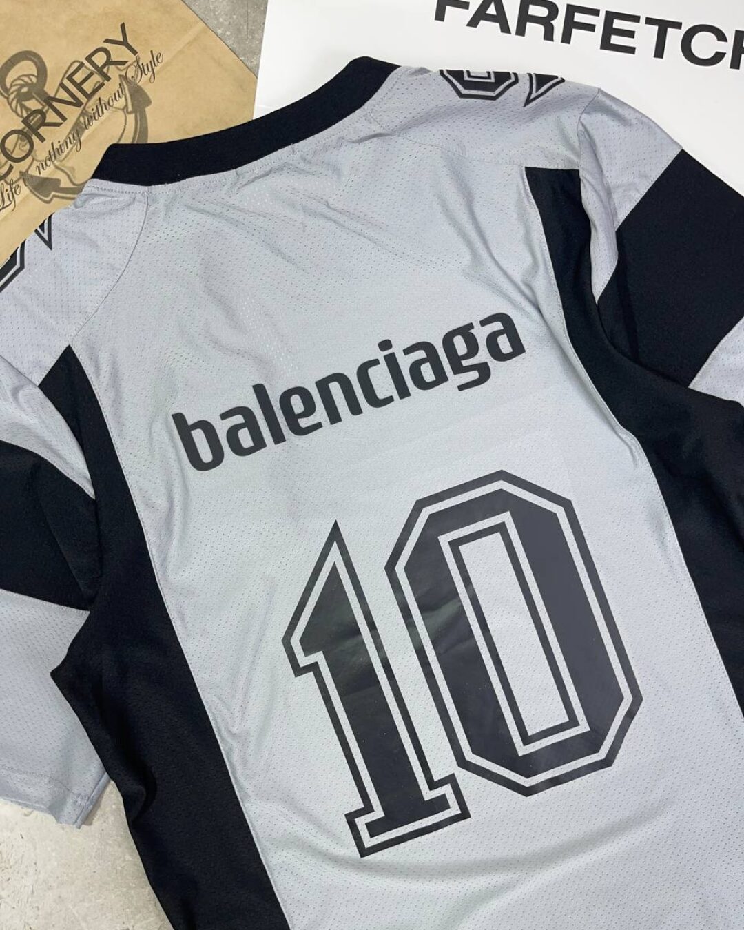 Футболка Balenciaga — фото 9