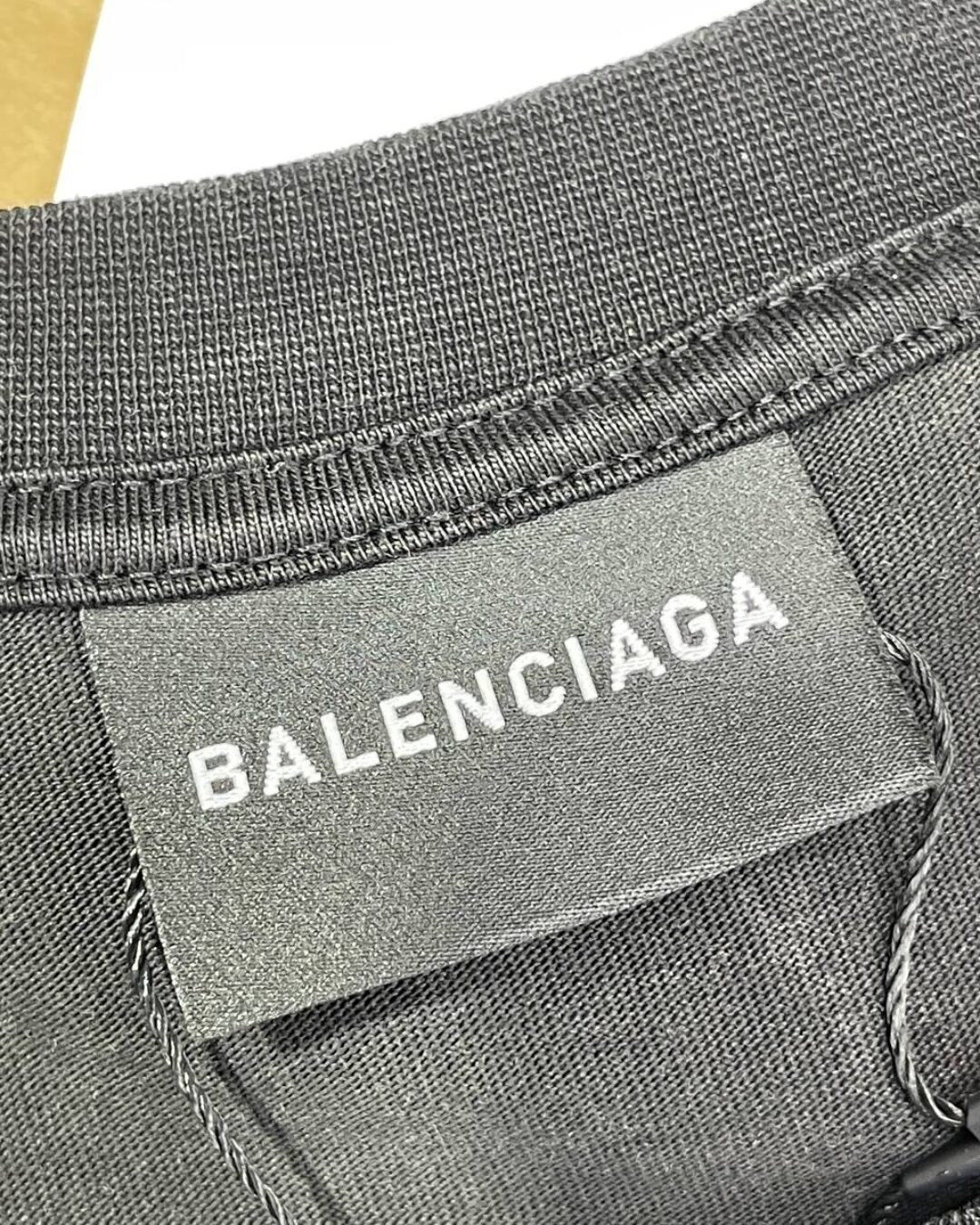Футболка Balenciaga — фото 8