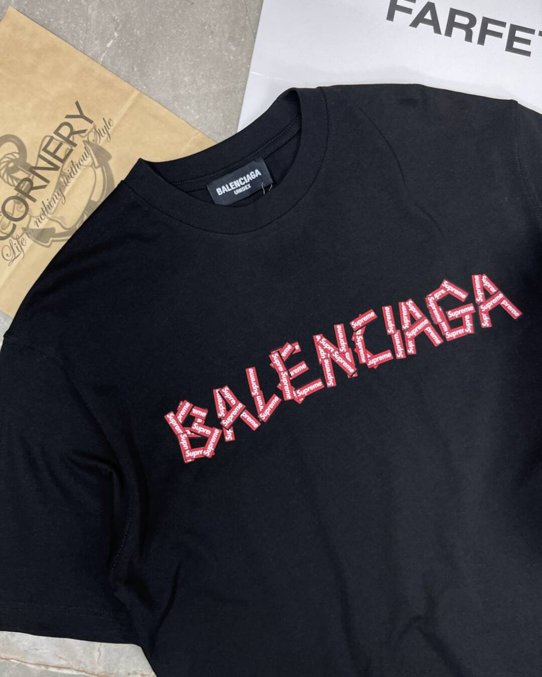 Футболка Balenciaga x Supreme — фото 3