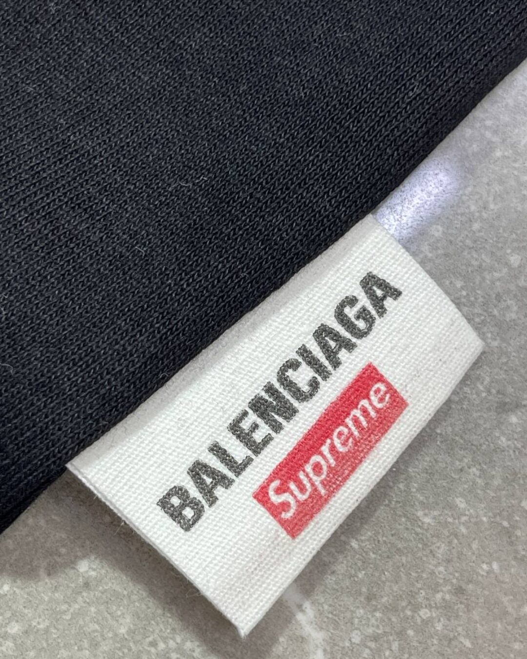 Футболка Balenciaga x Supreme — фото 4