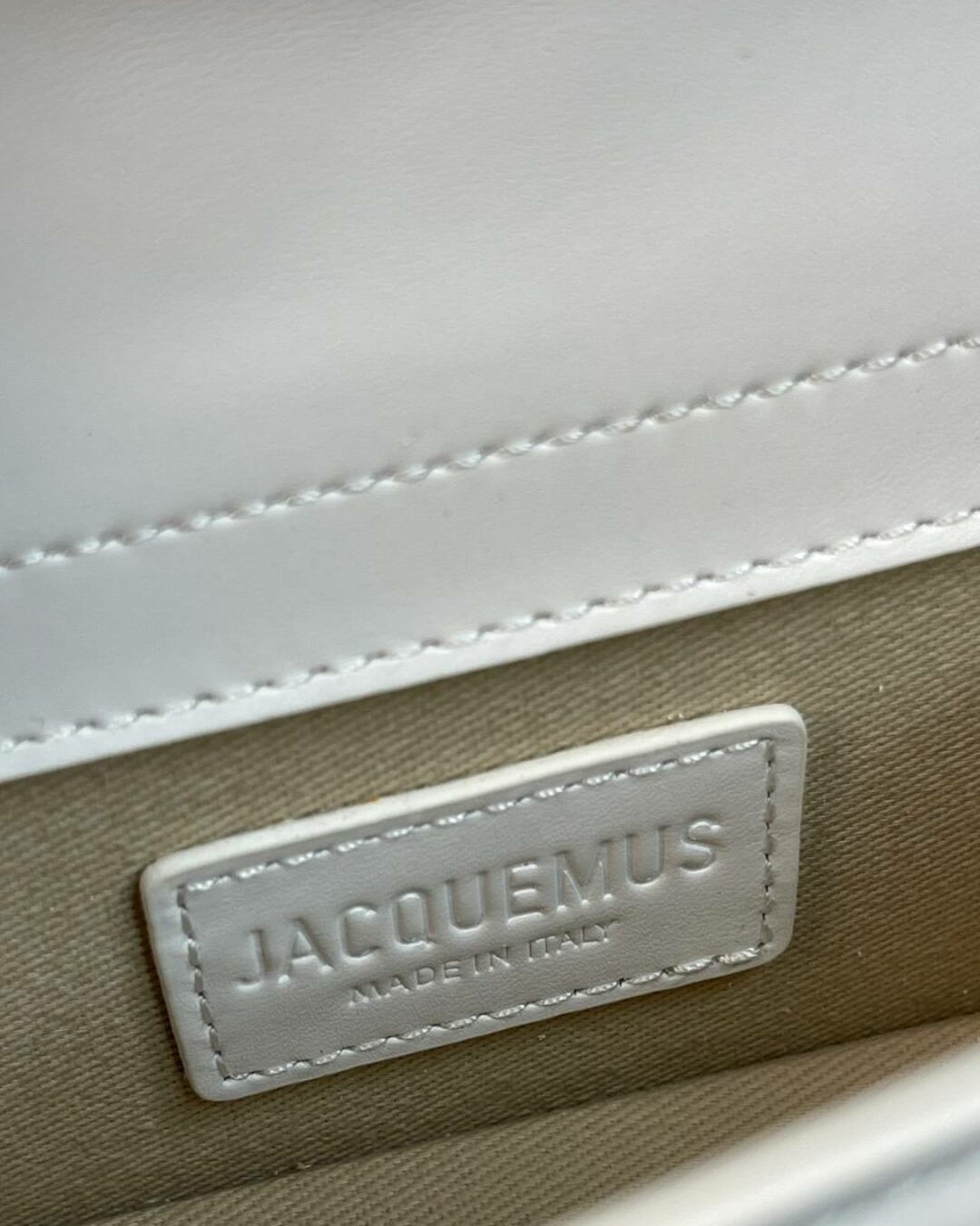 Сумка Jacquemus Le Grand Bambino