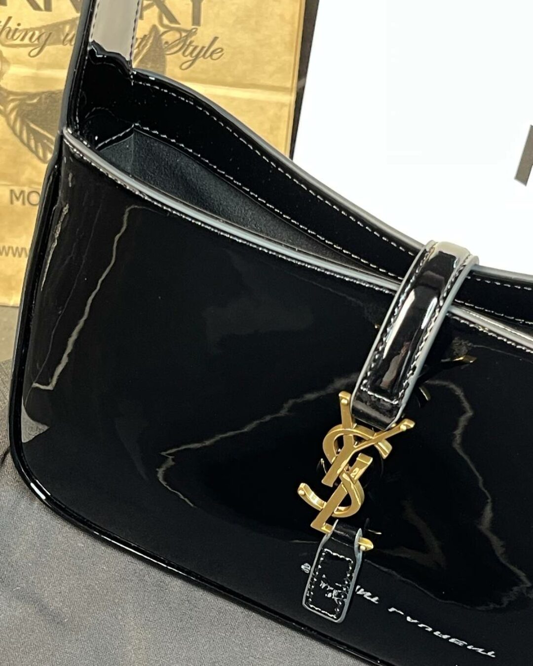 Сумка Saint Laurent Le 5 à 7 (Premium)
