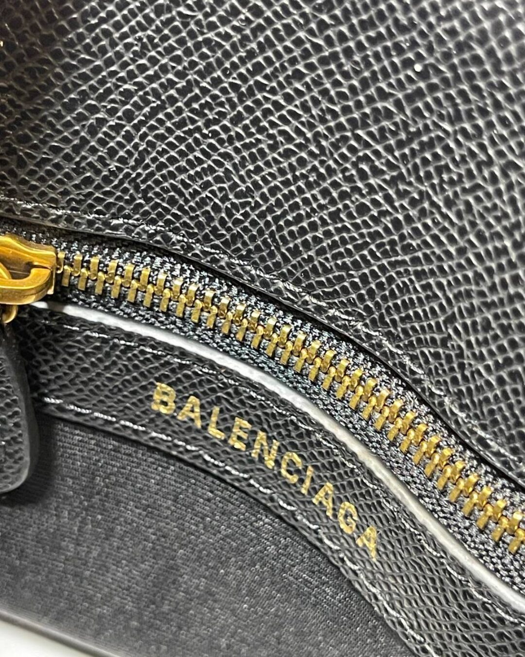 Сумка Balenciaga Ville XXS