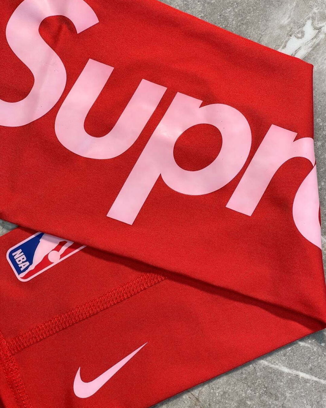 Нарукавники Supreme