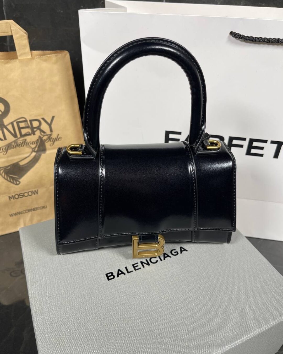 Сумка Balenciaga Hourglass S
