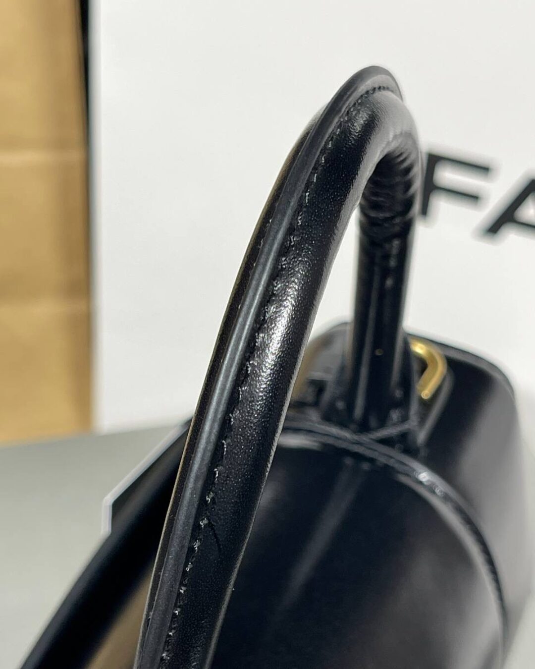 Сумка Balenciaga Hourglass S