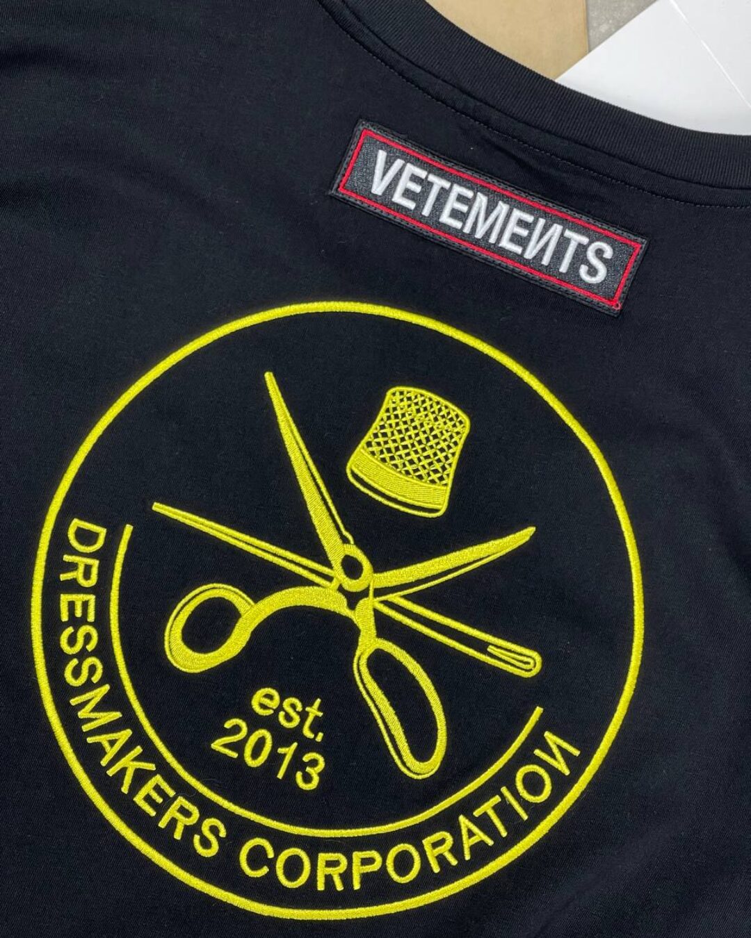 Футболка Vetements Dressmakers — фото 9