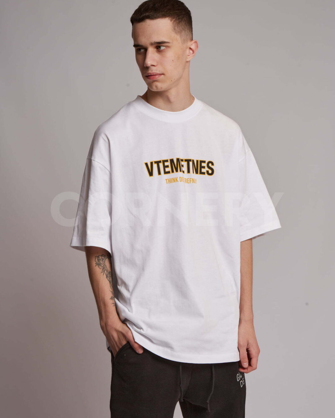 Футболка Vetements Think Dieftrefnly — фото 3