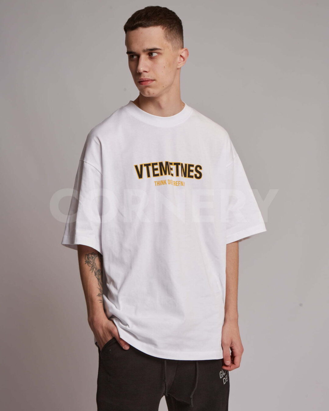 Футболка Vetements Think Dieftrefnly — фото 4