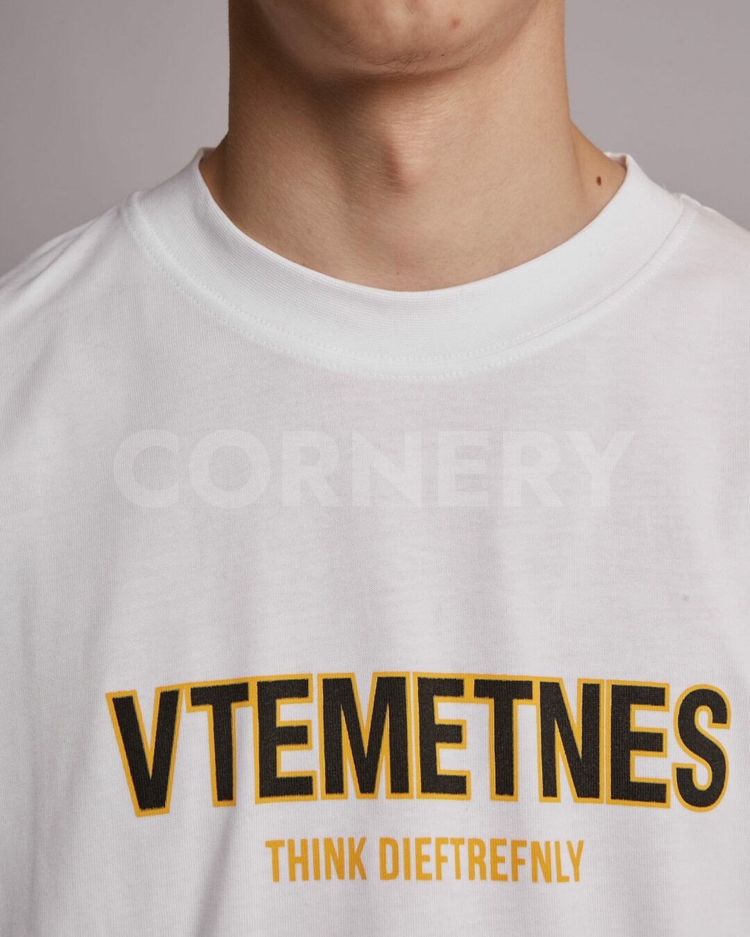 Футболка Vetements