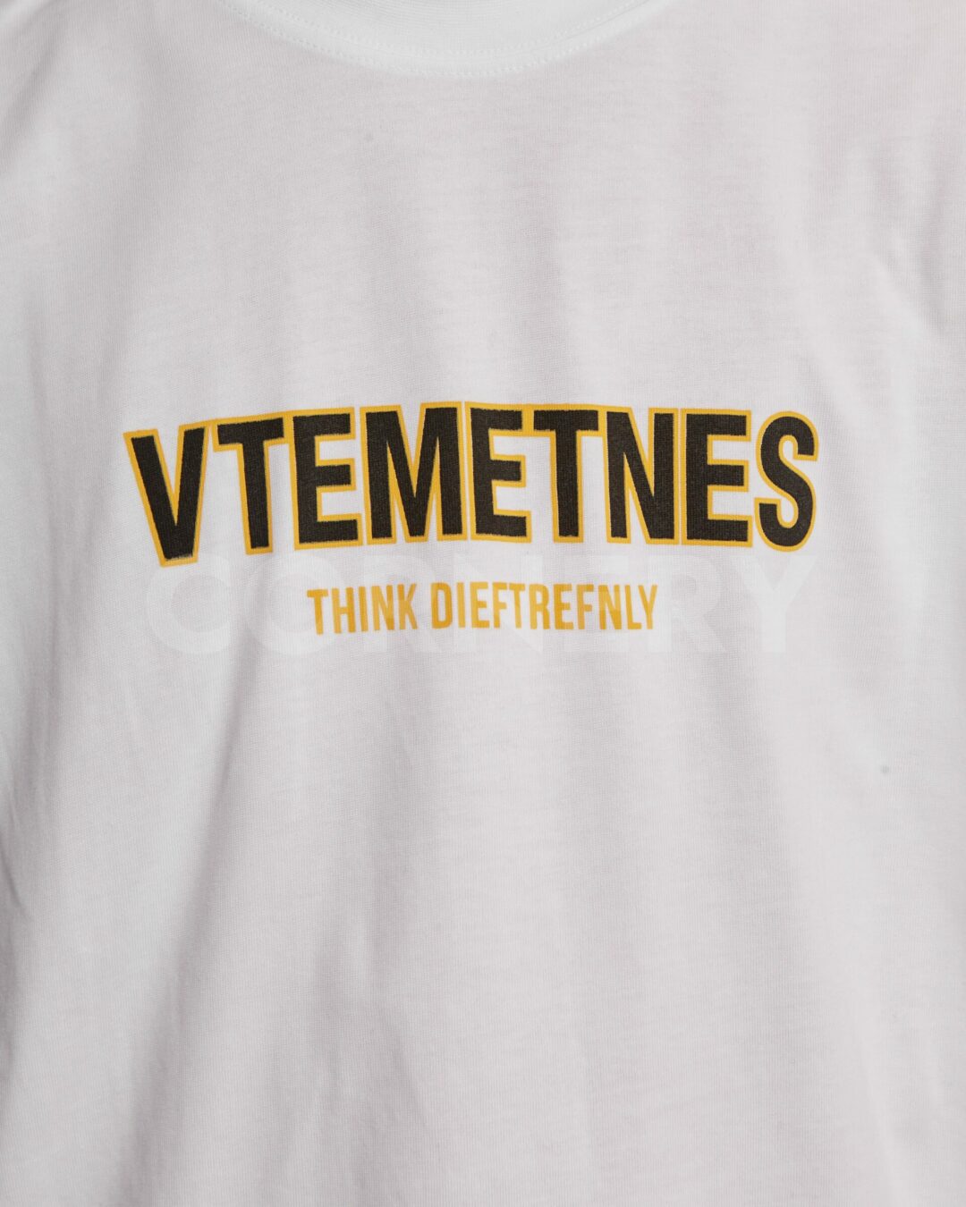 Футболка Vetements