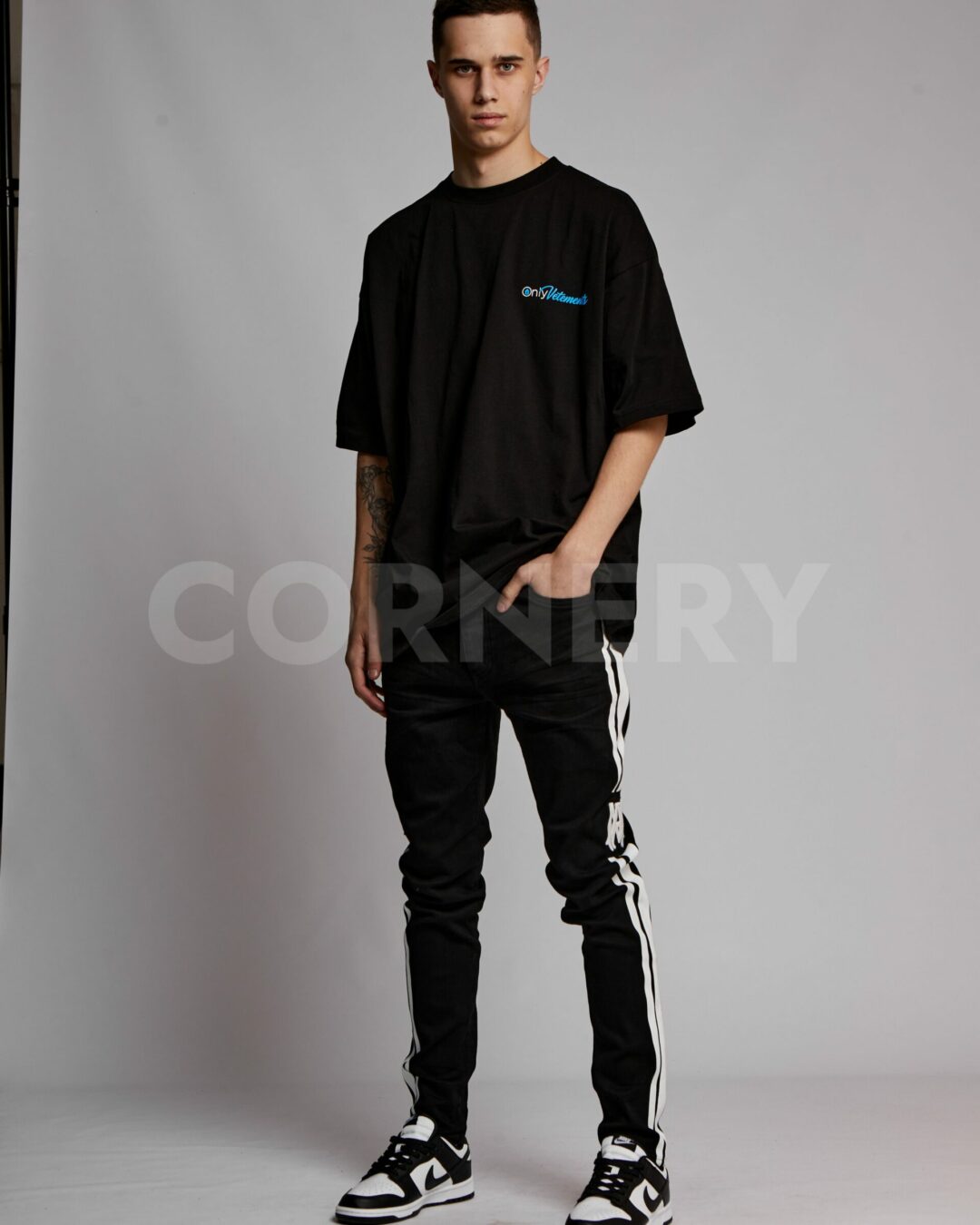 Джинсы Amiri