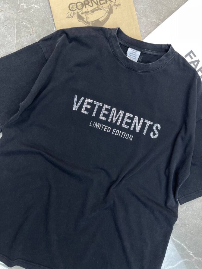 Футболка Vetements