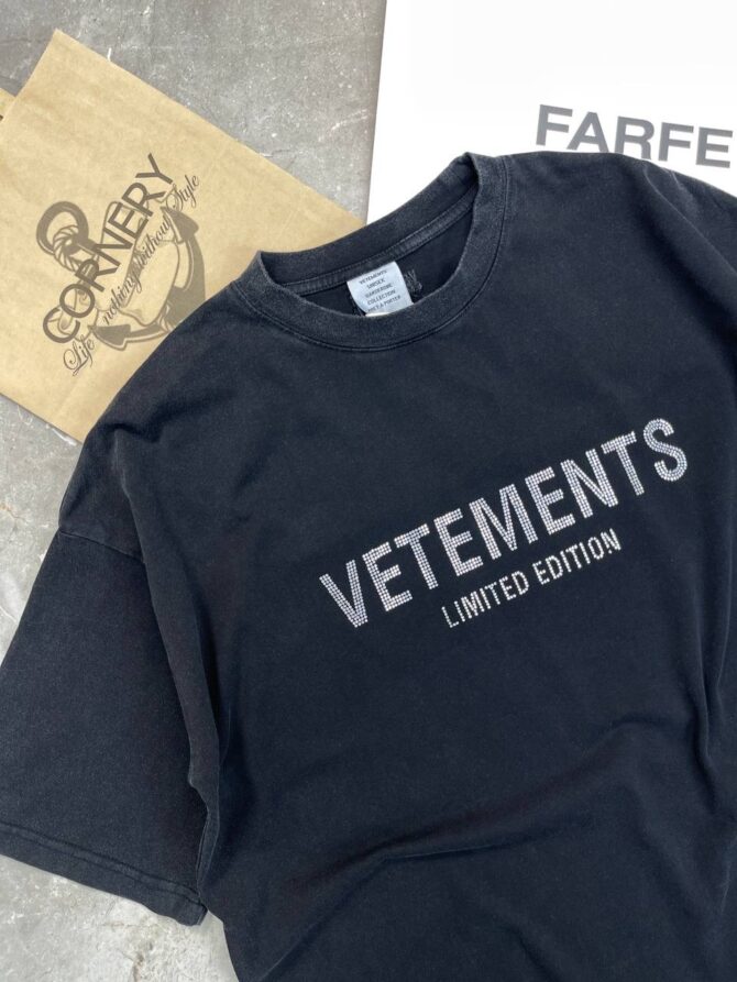 Футболка Vetements