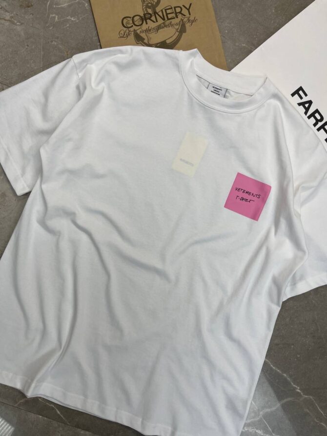 Футболка Vetements Sticker