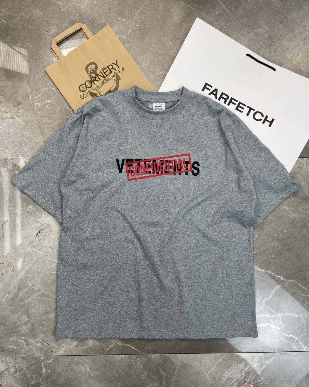 Футболка Vetements Confidential
