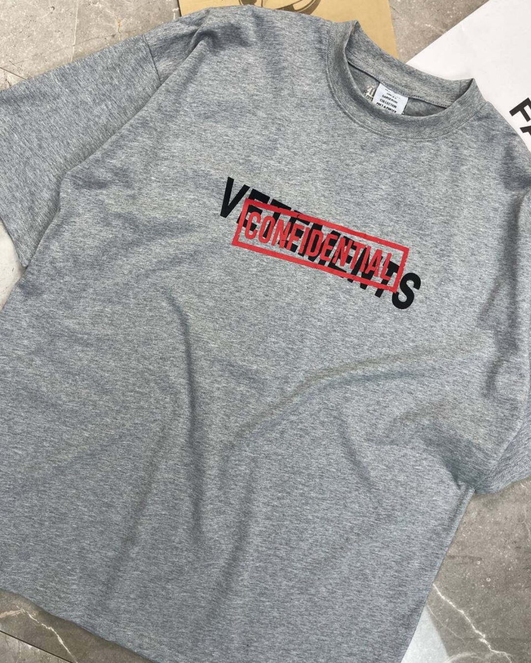 Футболка Vetements Confidential — фото 3