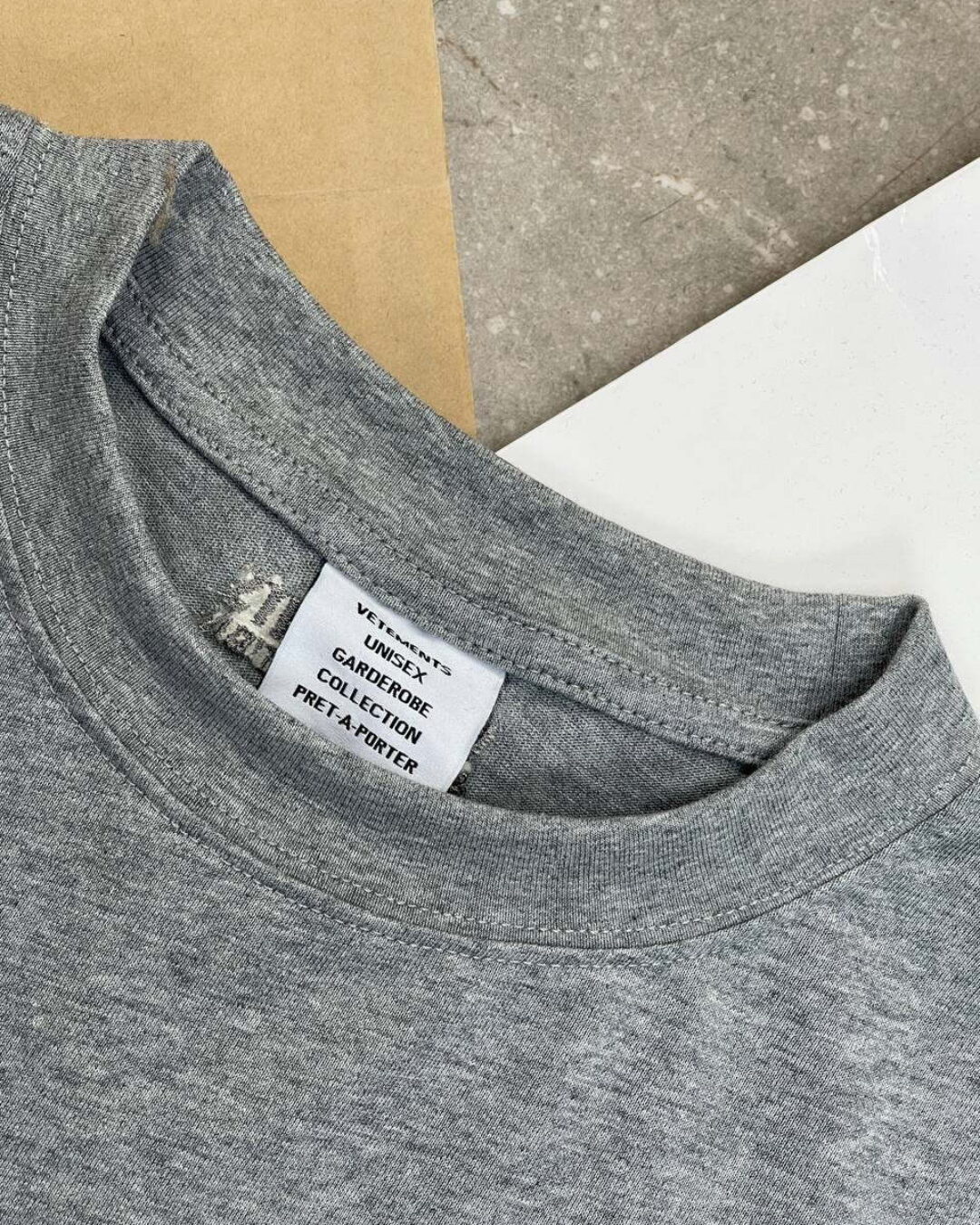 Футболка Vetements Confidential — фото 5