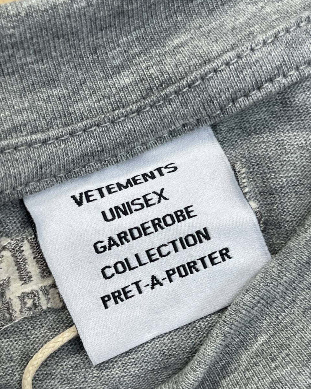 Футболка Vetements Confidential — фото 9