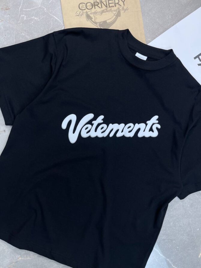 Футболка Vetements