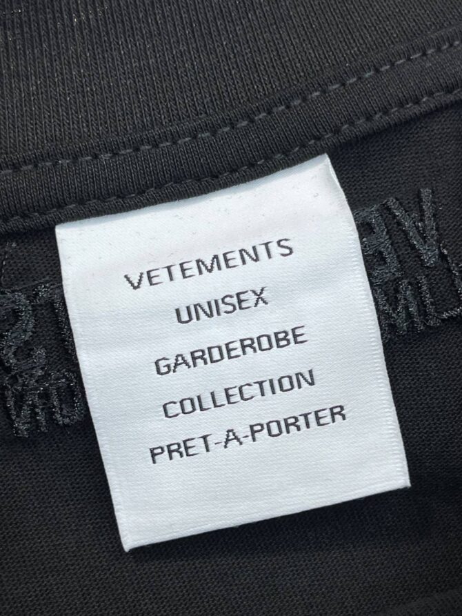 Футболка Vetements