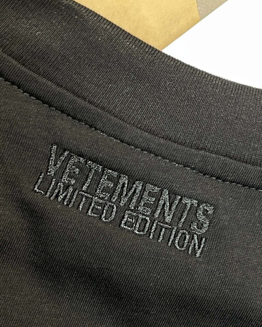 Футболка Vetements Fluffy Logo — фото 9