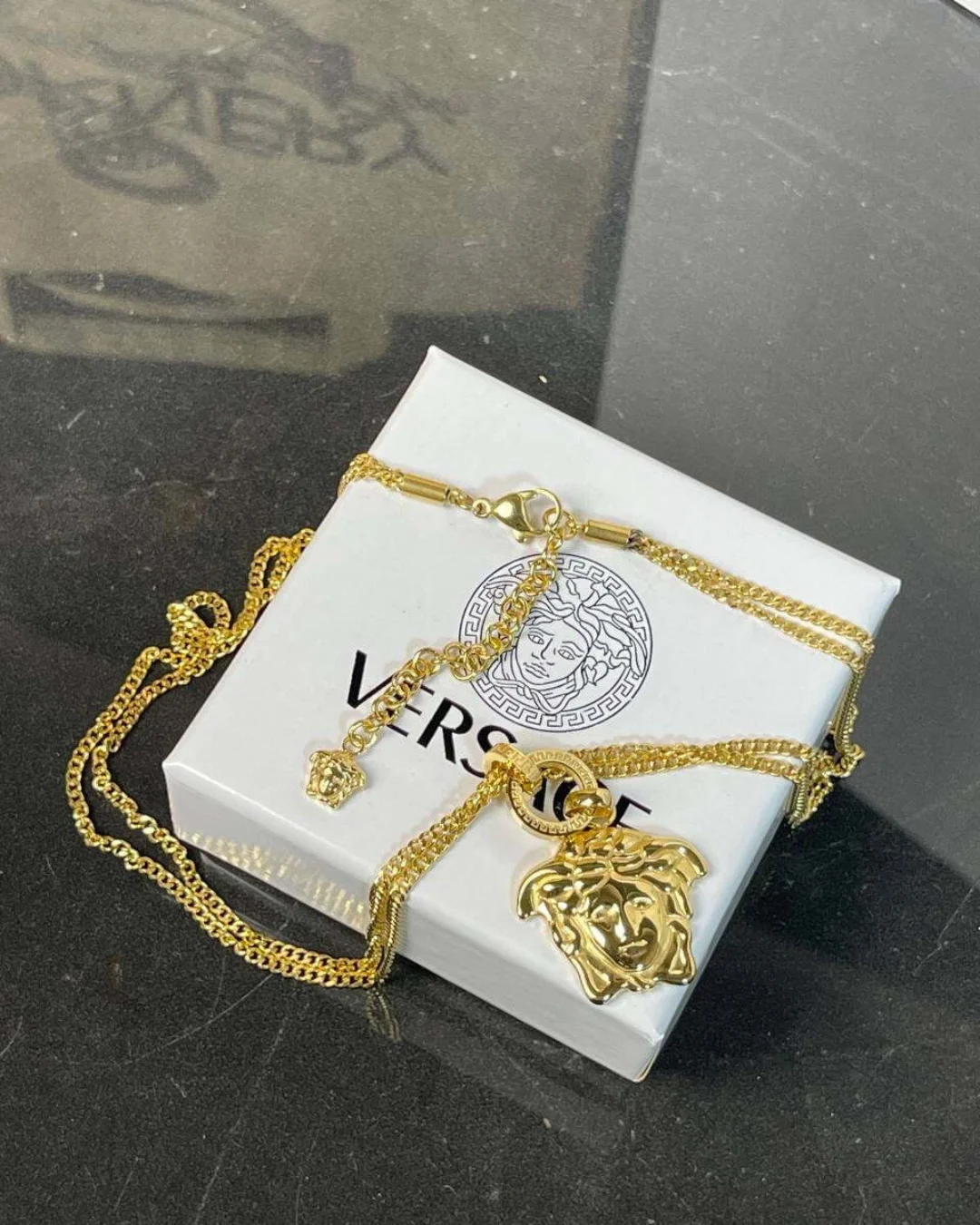 Колье Versace