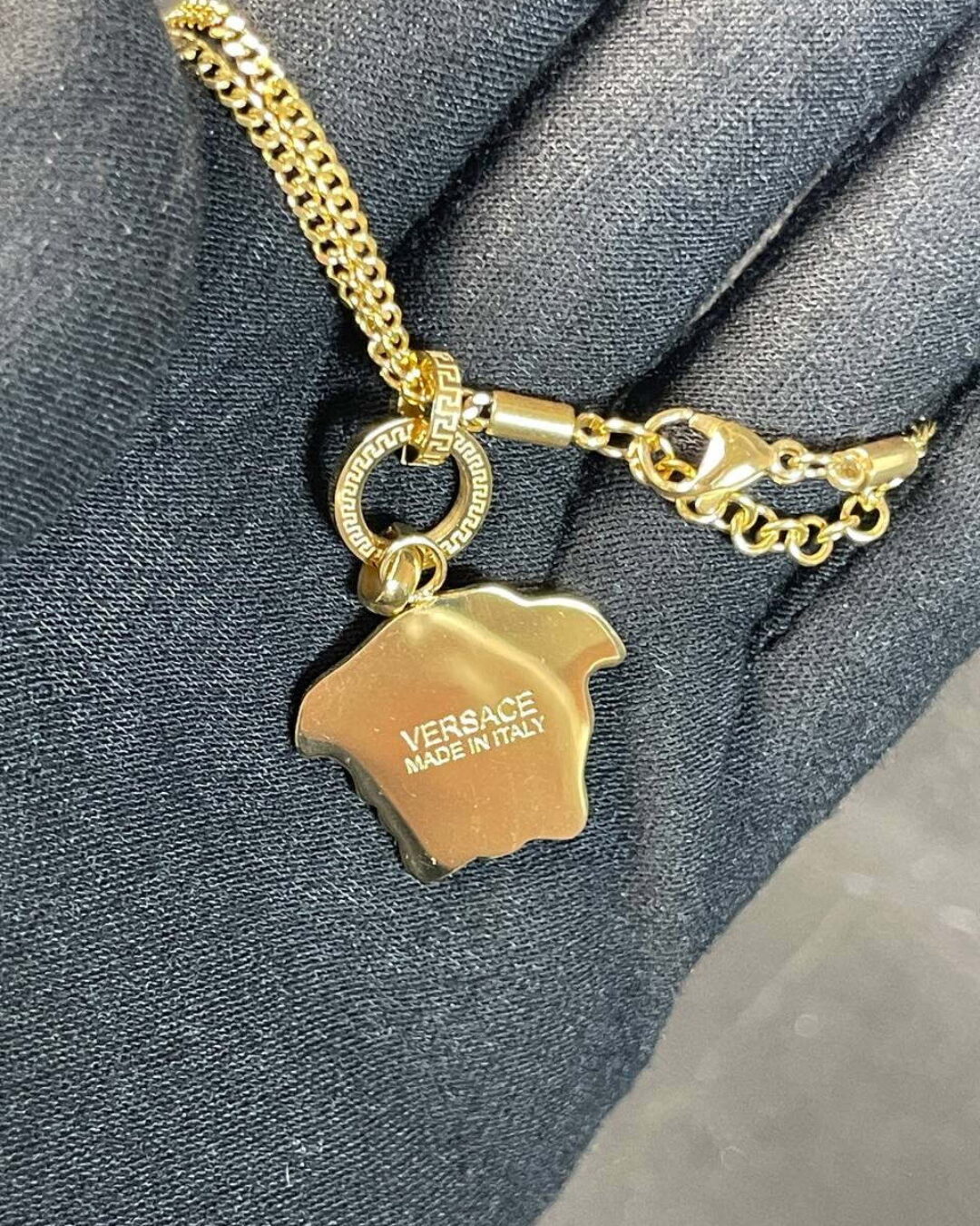 Колье Versace