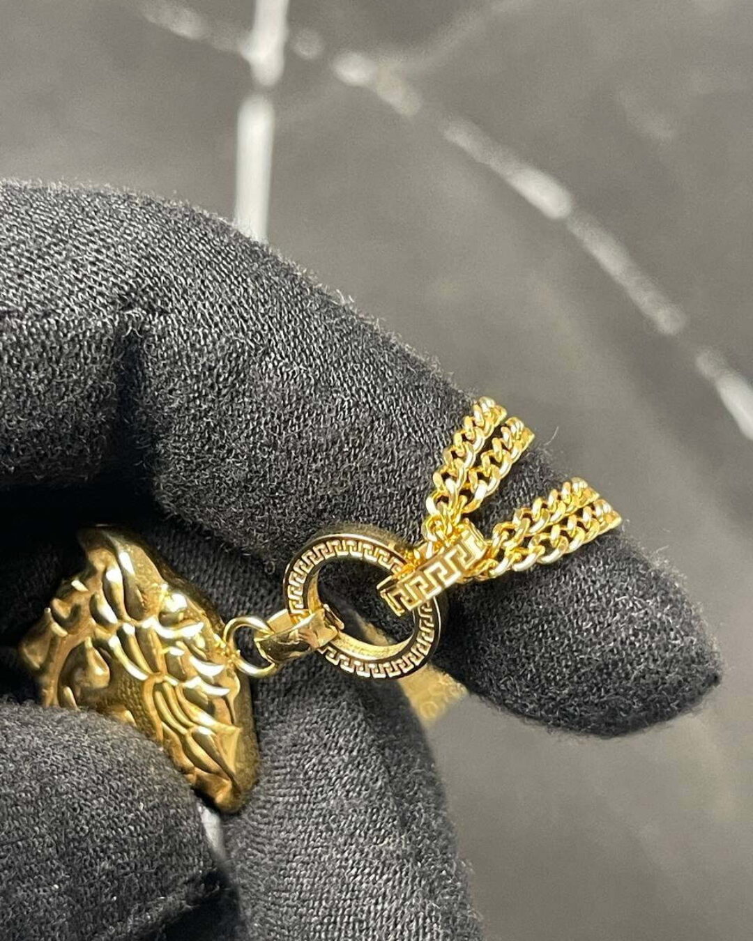 Колье Versace