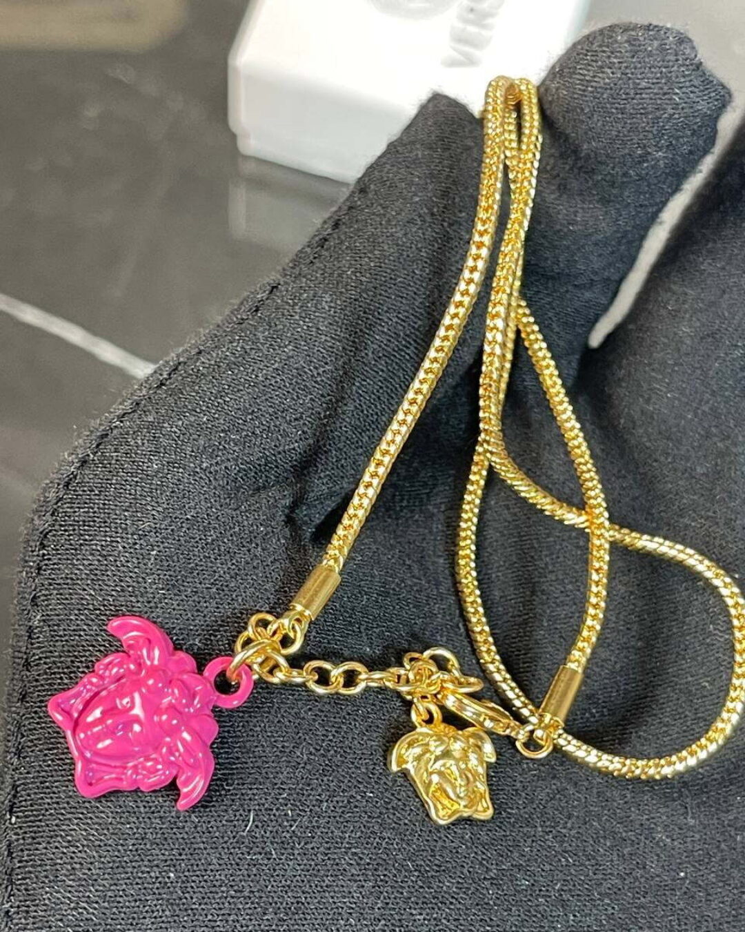 Колье Versace
