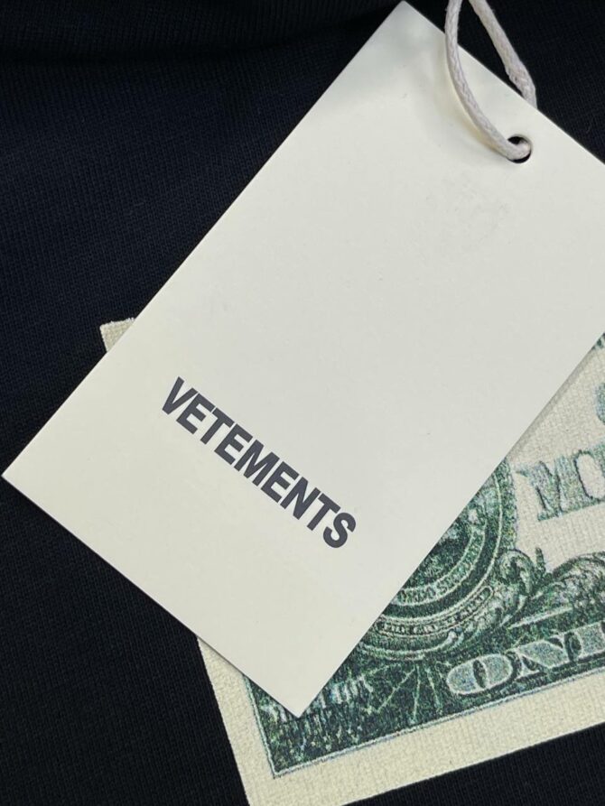 Футболка Vetements