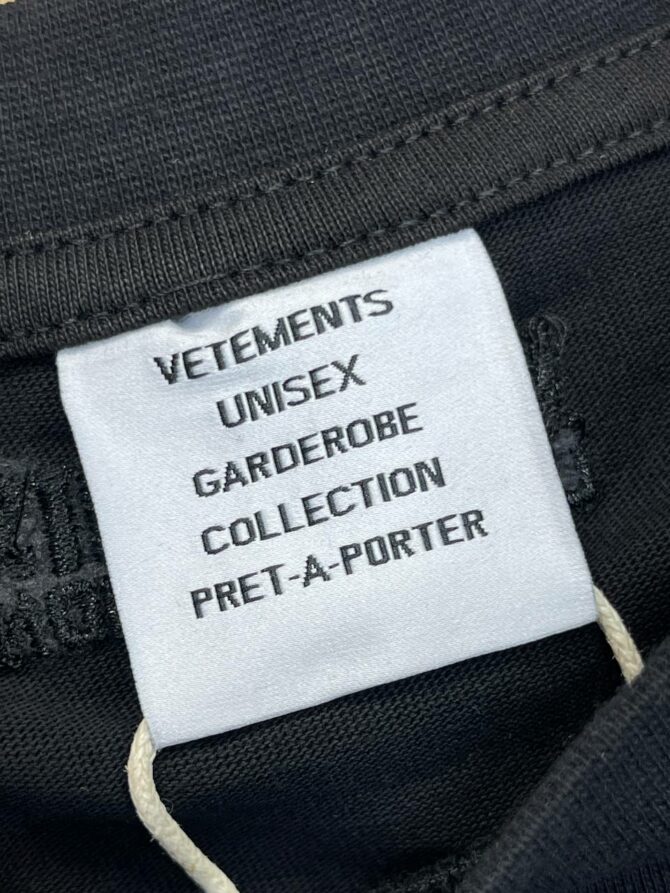 Футболка Vetements