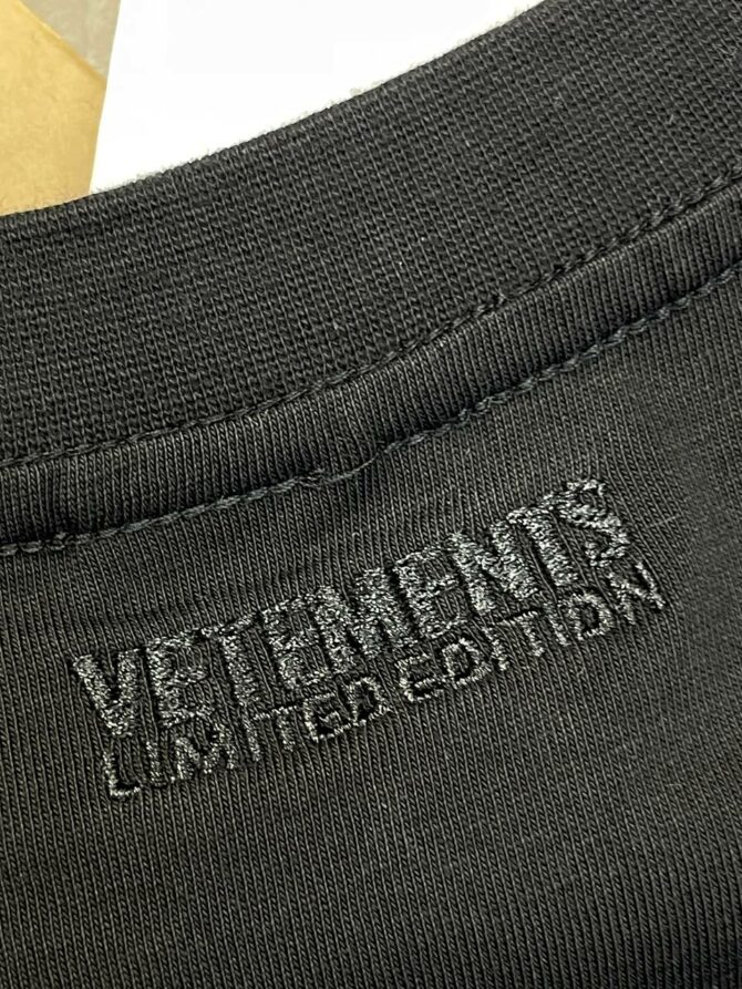 Футболка Vetements