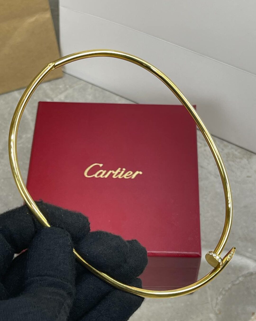 Колье Cartier (камни)
