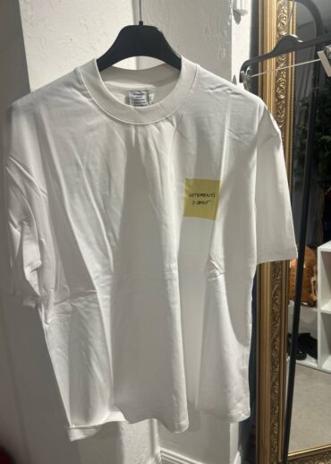 Футболка Vetements Sticker