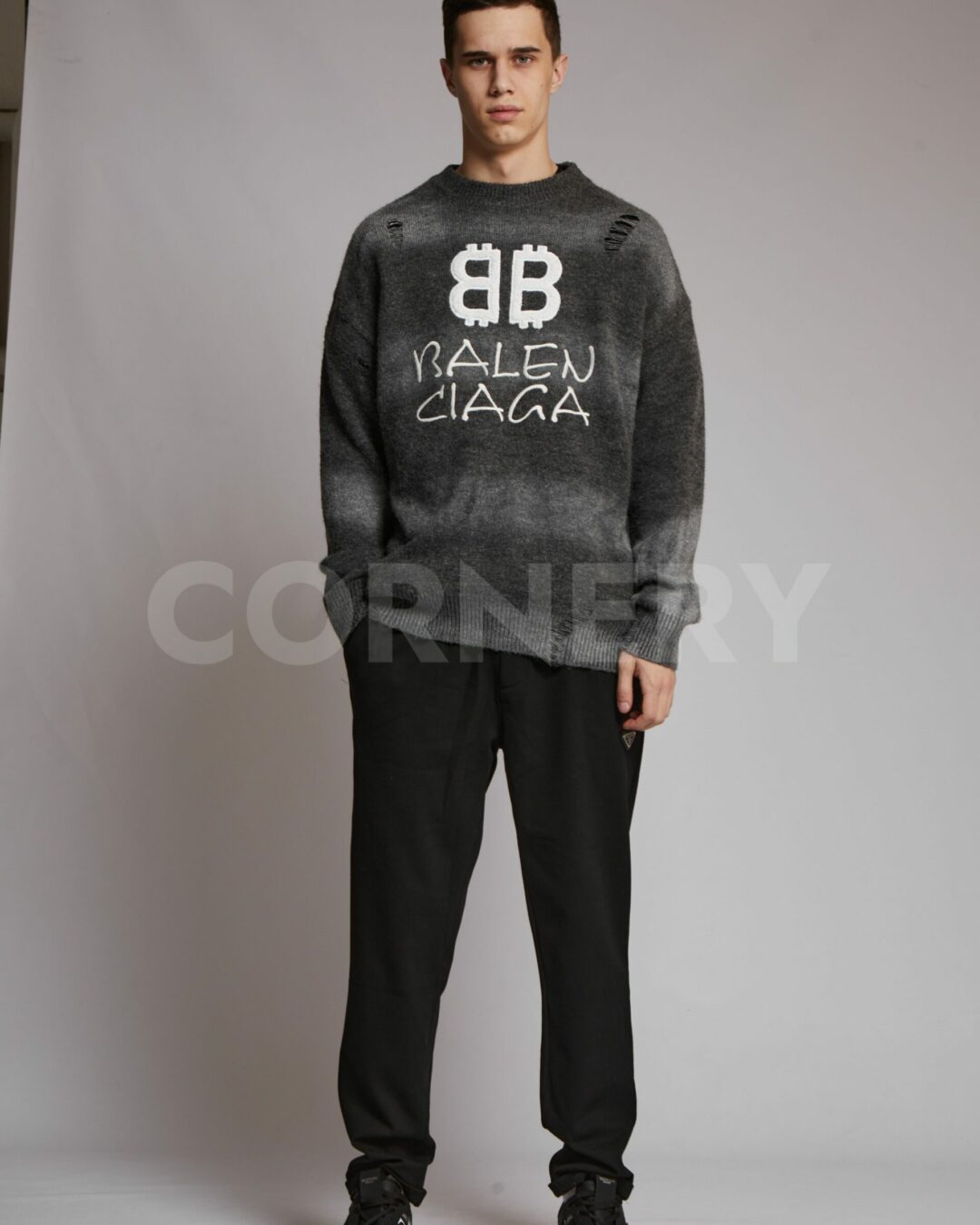 Свитер Balenciaga