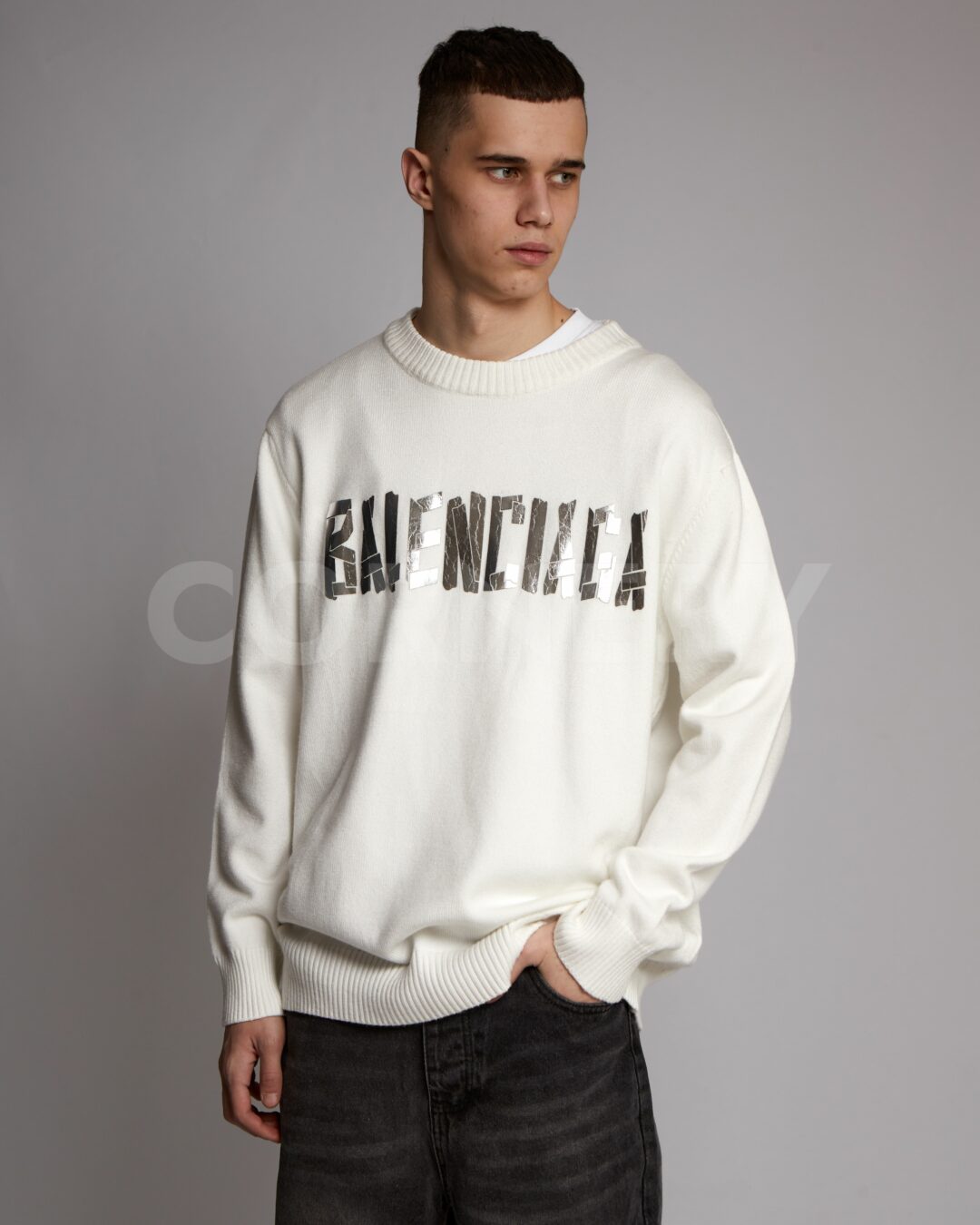 Свитер Balenciaga