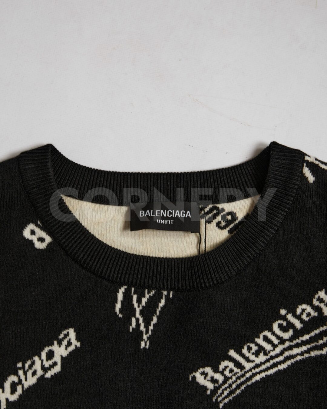 Свитер Balenciaga