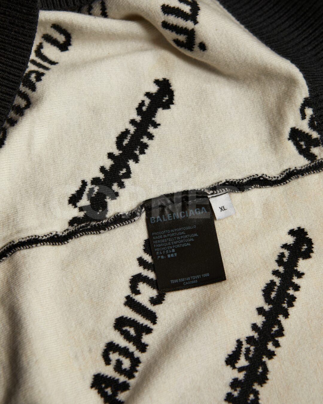 Свитер Balenciaga