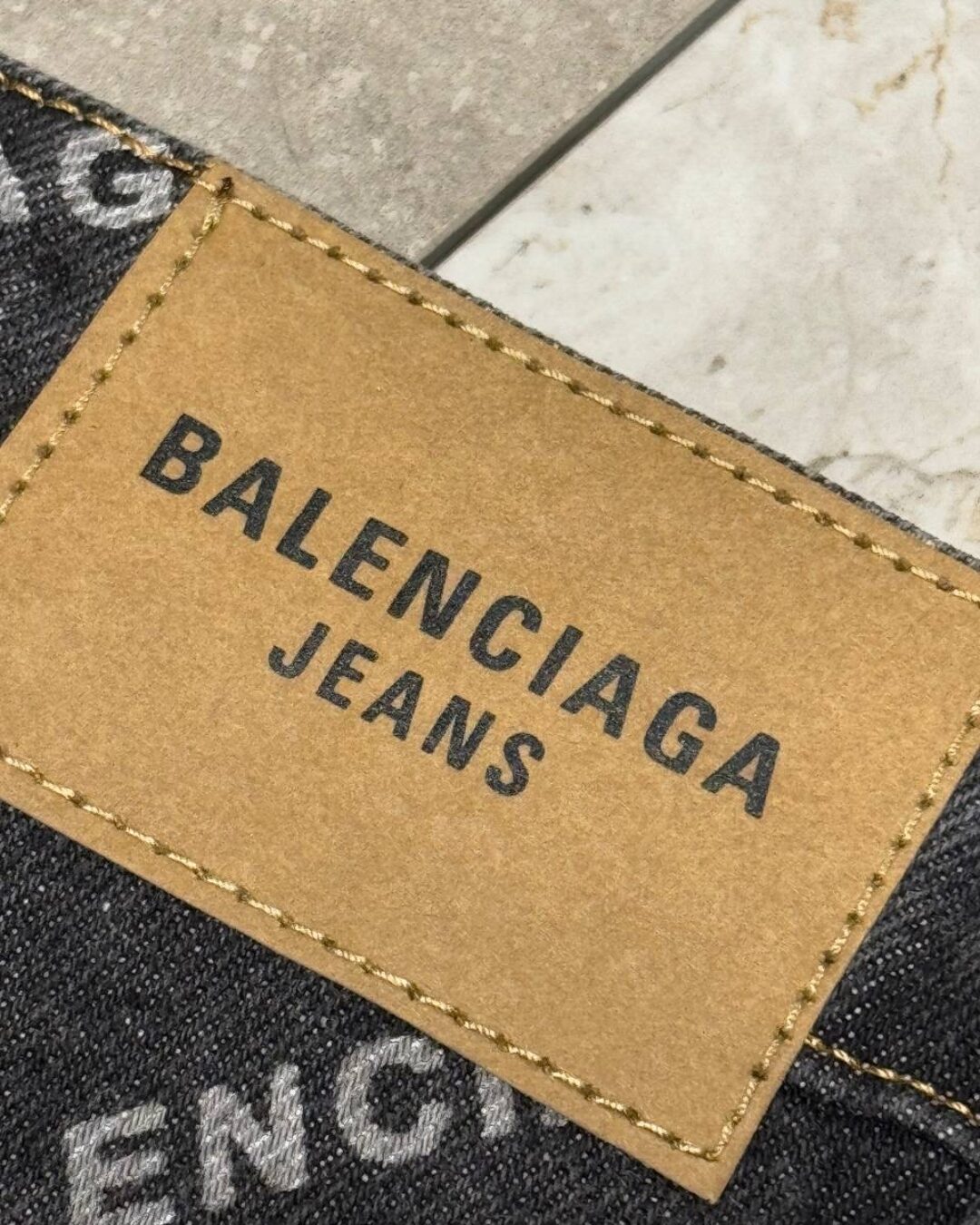 Джинсы Balenciaga