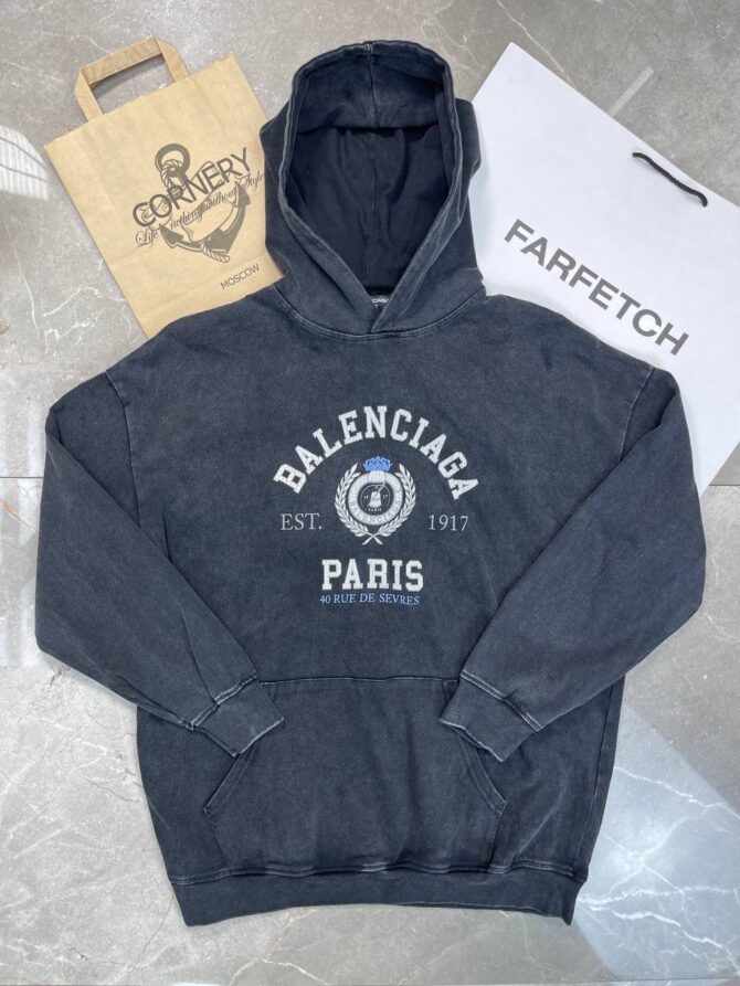 Костюм Balenciaga